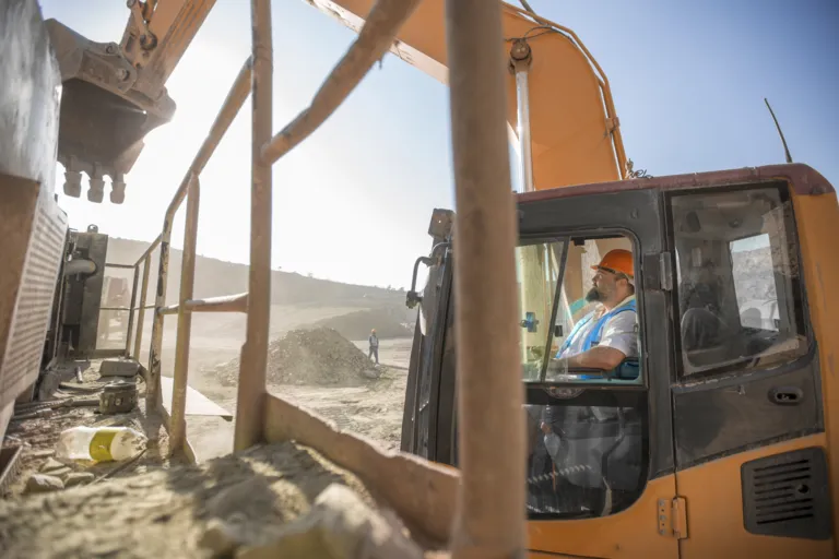 Construction Equipment Lubricants KSA: The 24/7 Uptime Battle