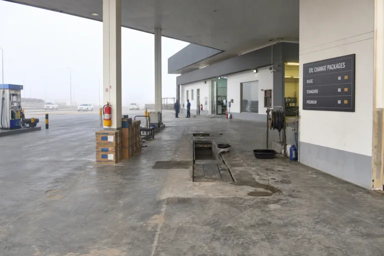 Fuel Retail Networks as Lubricant Channels: A Practical Guide to Saudi and UAE Oil-change Expansion for Fuel Station Lubricant Retail in Saudi Arabia