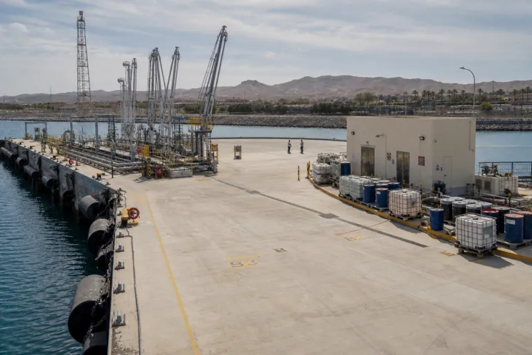 Fujairah’s Bunker Squeeze: Hard Signals for Ship Lubricant Suppliers in 2026 Amid Supply Turbulence