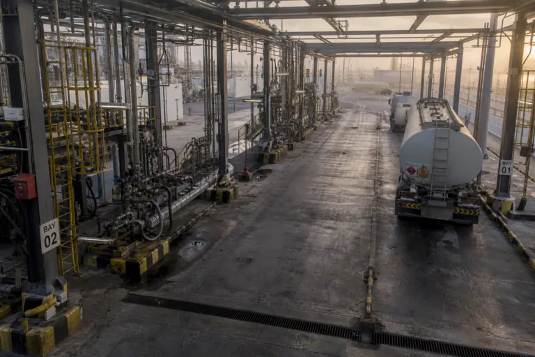 Three Recovery Paths for Middle East Lubricant Demand: Tough 2028 Scenario Planning After the 2026 Gulf Conflict